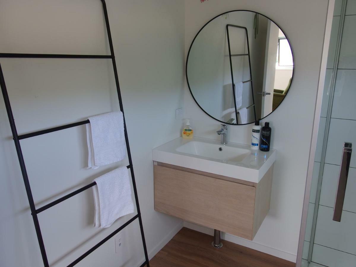 Ridge View Apartment Wanaka Bagian luar foto